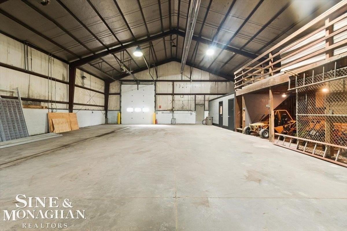 3623 Range Rd - Photo 5 of 33