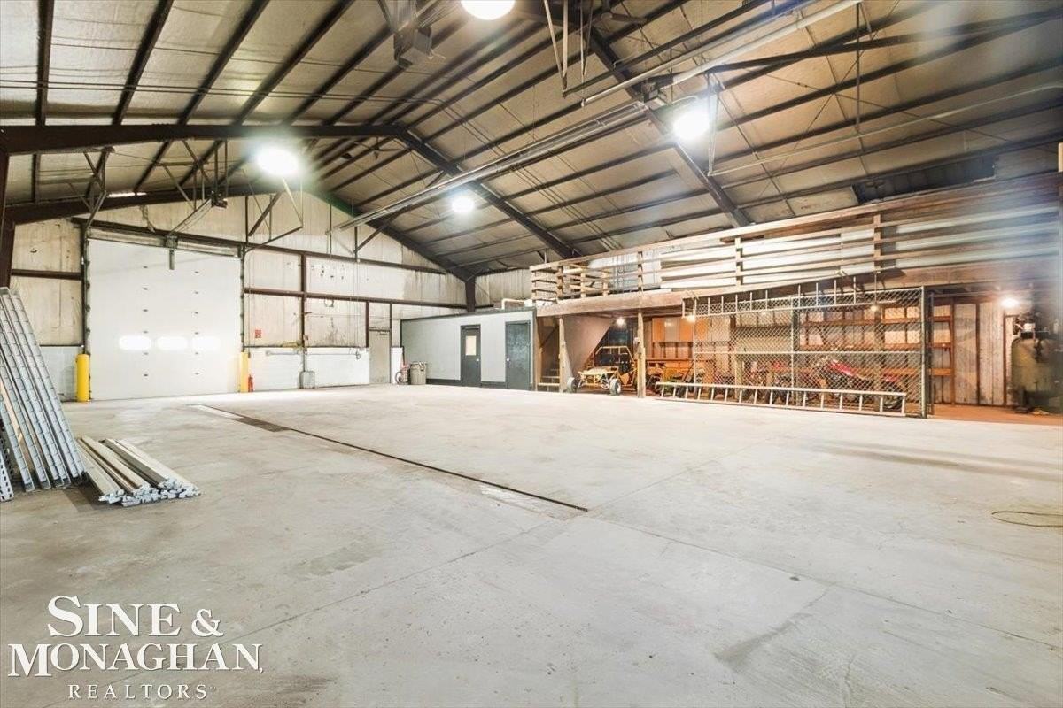 3623 Range Rd - Photo 6 of 33