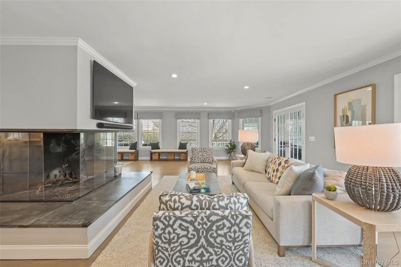 245 Oneck Ln - Photo 5 of 42