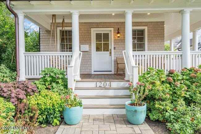 1204 5th Avenue - Photo 3 of 36