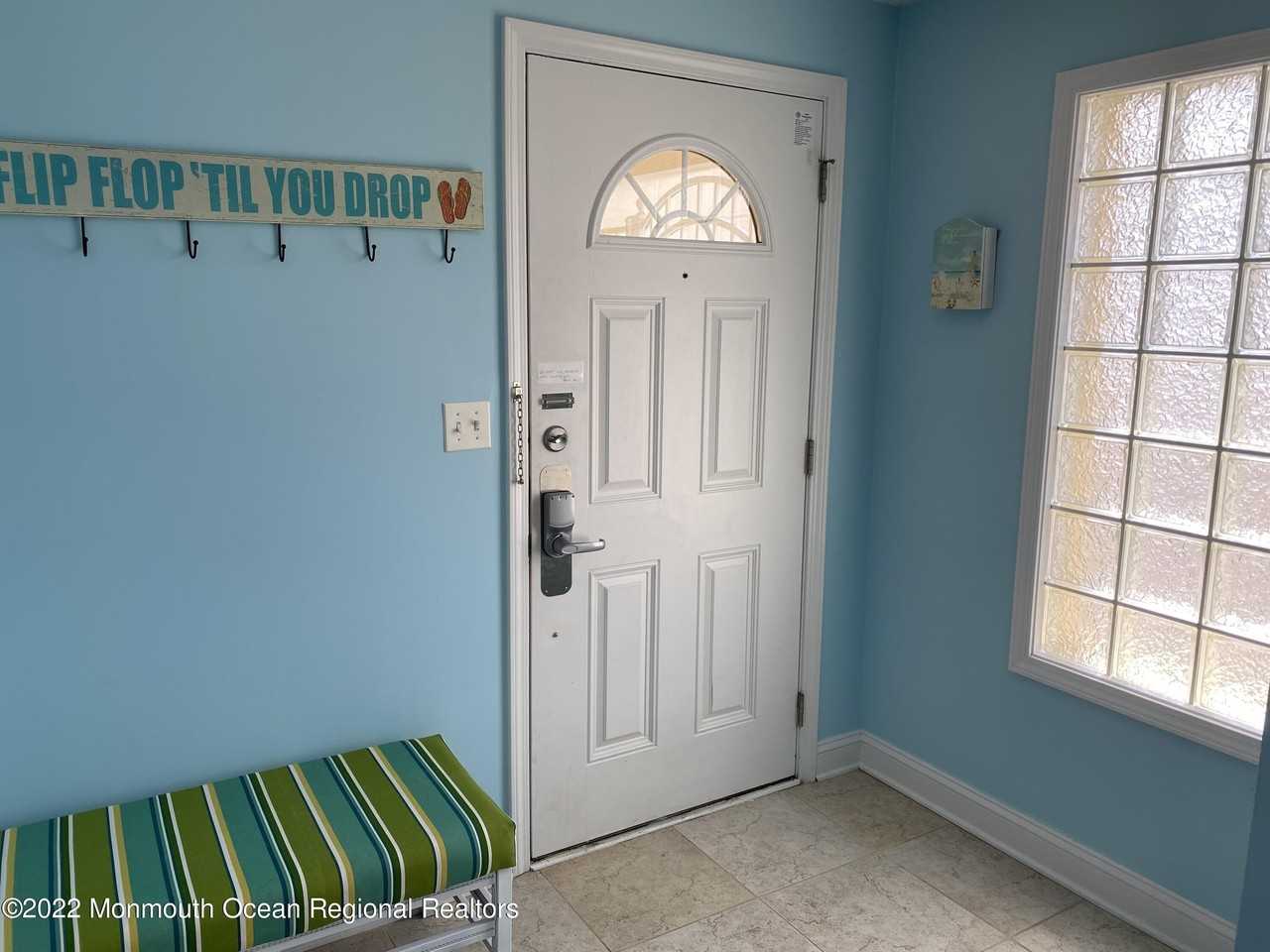 15 Sumner Ave #12 - Photo 4 of 24