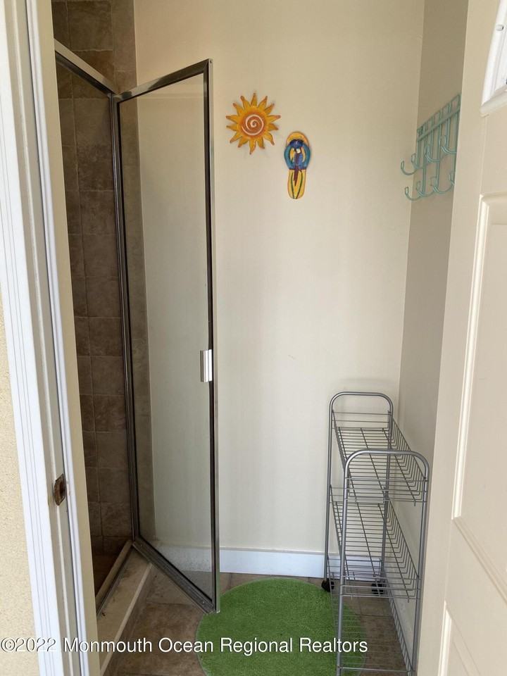 15 Sumner Ave #12 - Photo 5 of 38