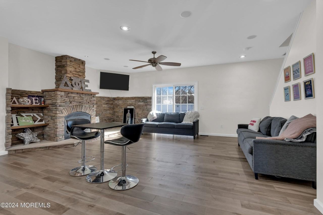 W Park Ave - Photo 4 of 22