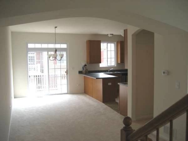 928 Charlton Ln - Photo 4 of 14