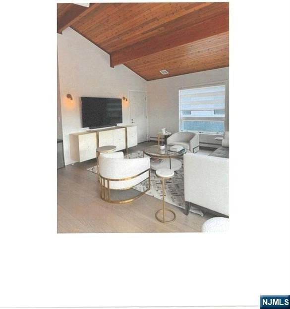 490 Undercliff Ave 2nd Fl - Photo 2 of 18