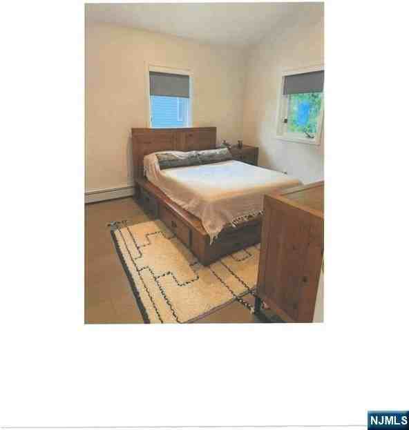 490 Undercliff Ave 2nd Fl - Photo 5 of 18