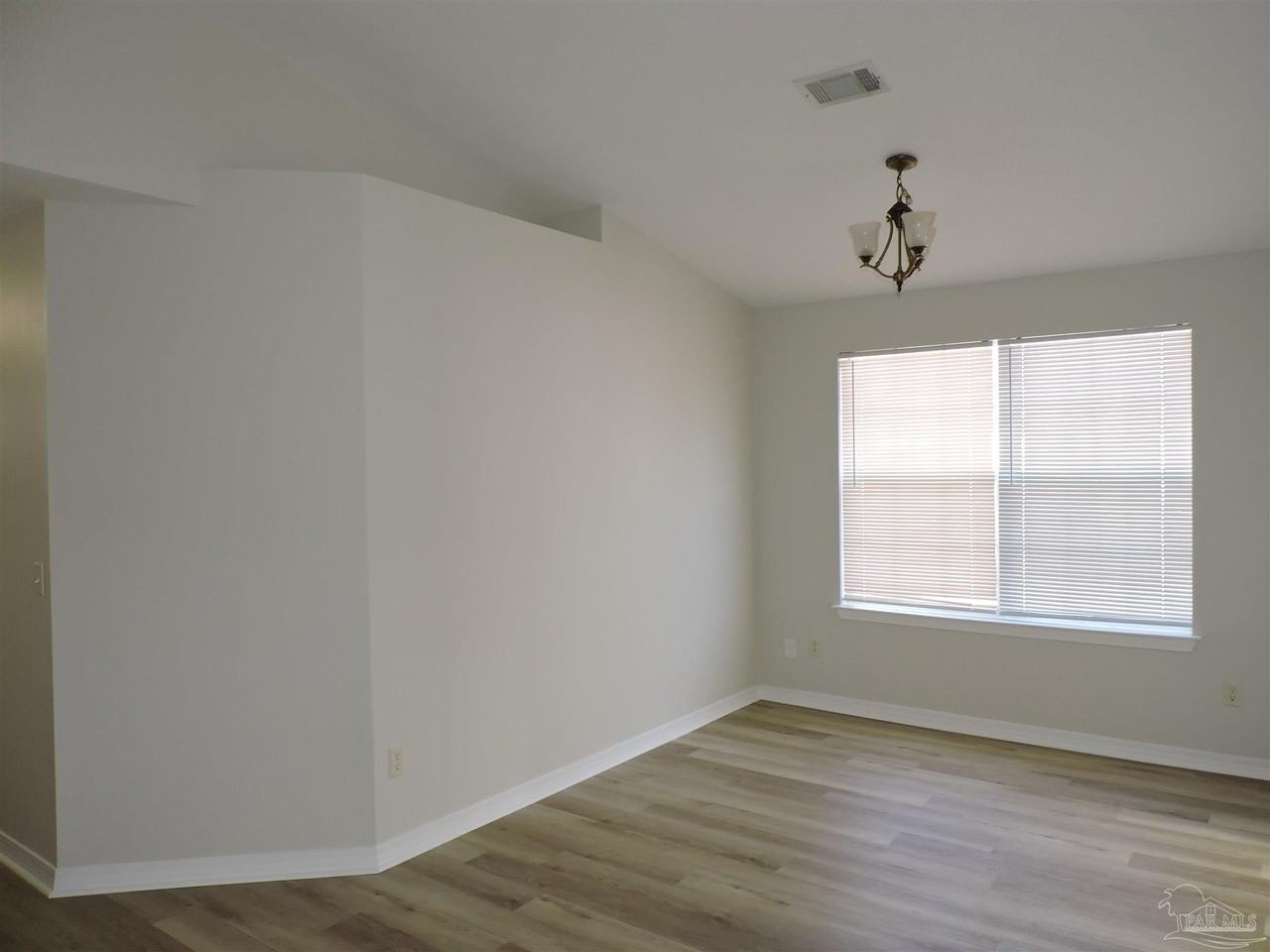 372 Mizzen Ln - Photo 5 of 28