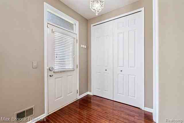 3833 Forester Boulevard - Photo 5 of 50