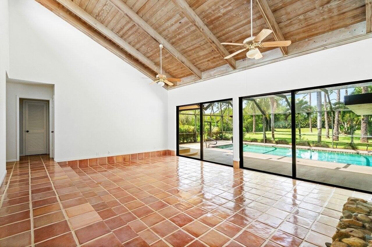 9405 Dundee Dr - Photo 5 of 32