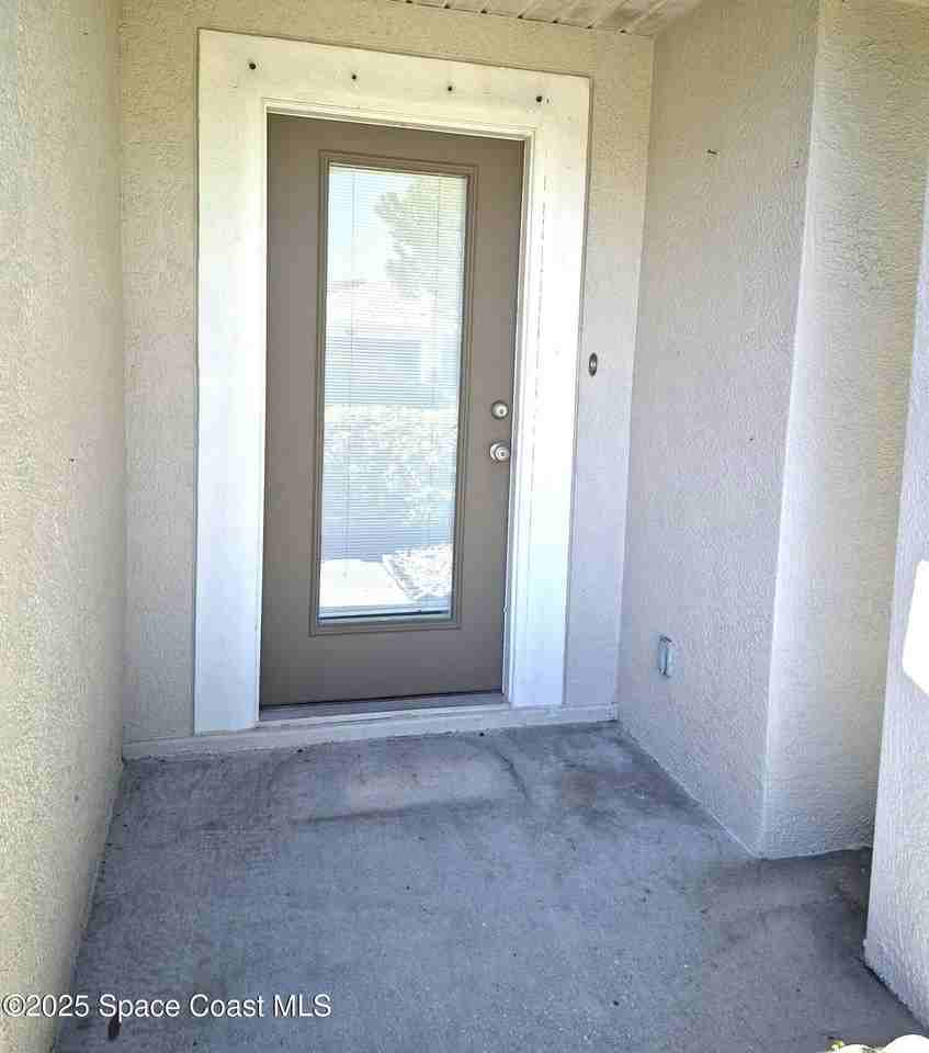 2365 Bayhill Dr - Photo 2 of 24