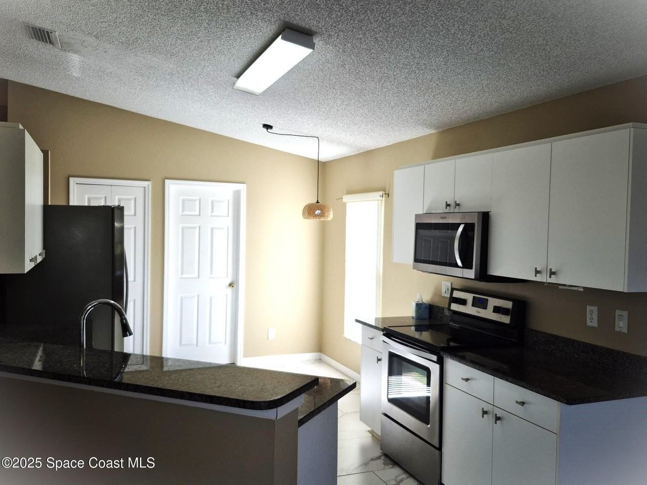 2365 Bayhill Dr - Photo 5 of 24