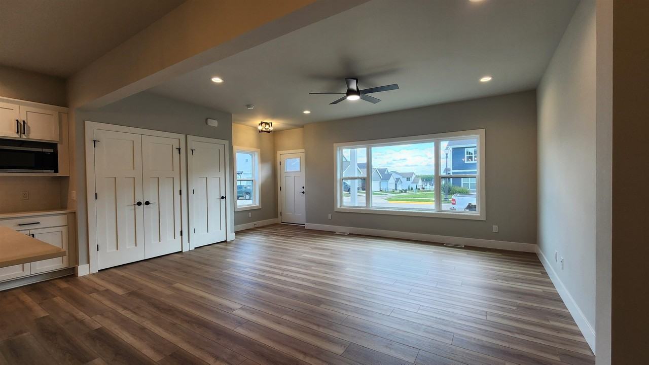 4858 Suelo Rd - Photo 3 of 35