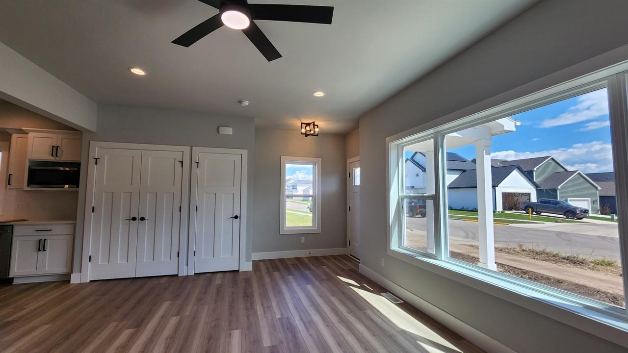 4858 Suelo Rd - Photo 5 of 35