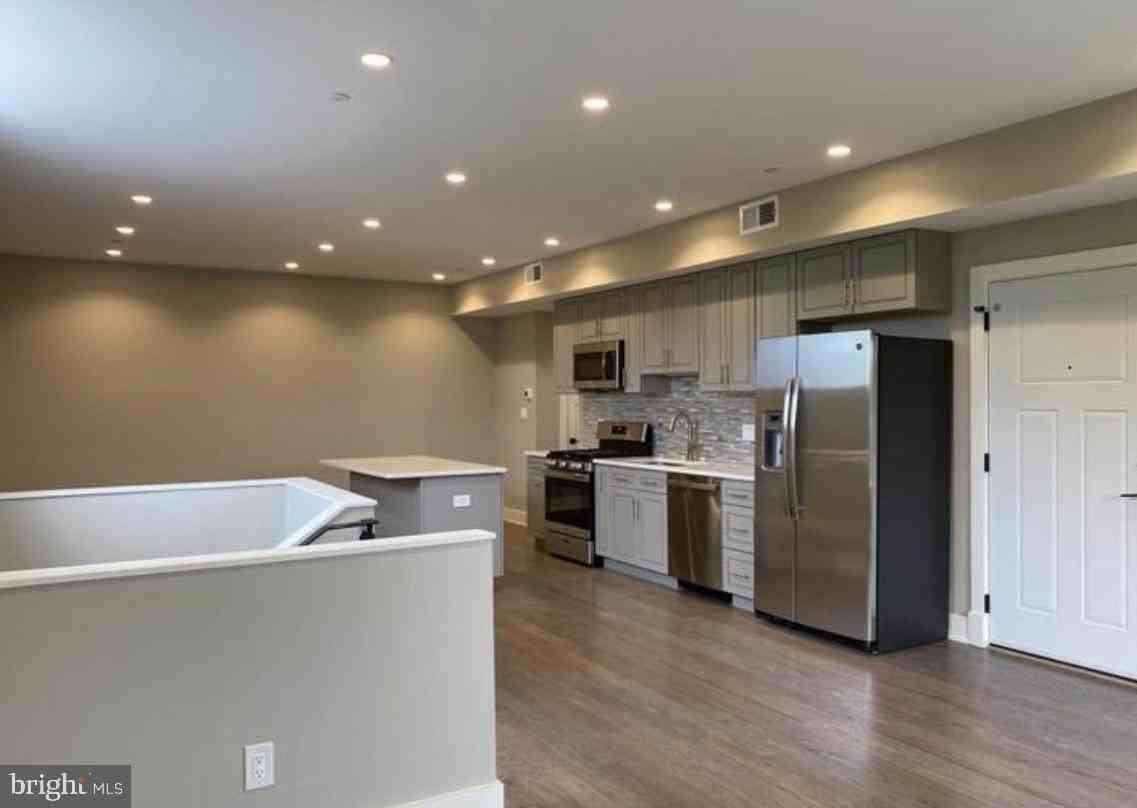 1701 Trinidad Ave Ne Unit 5 #5 - Photo 2 of 24