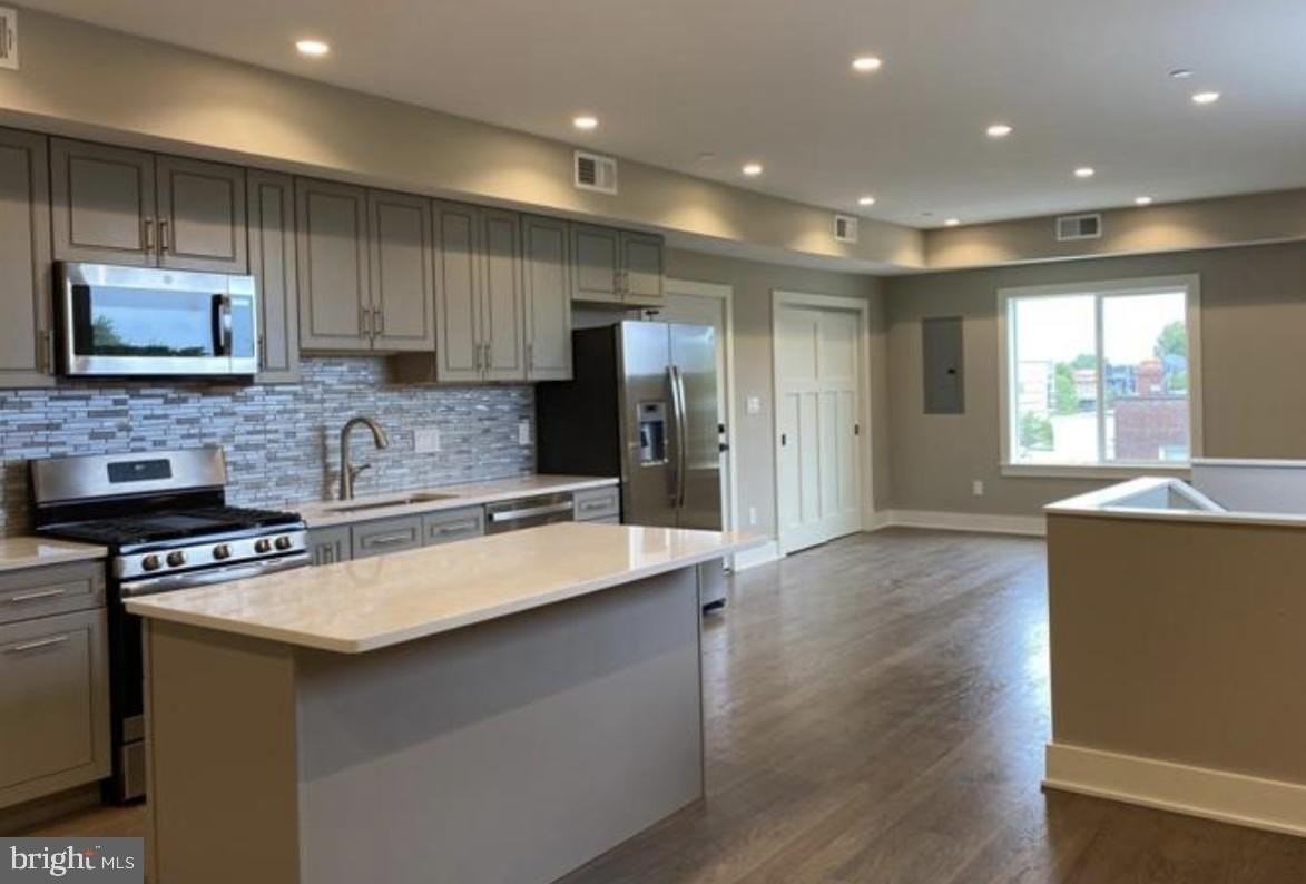 1701 Trinidad Ave Ne Unit 5 #5 - Photo 6 of 24