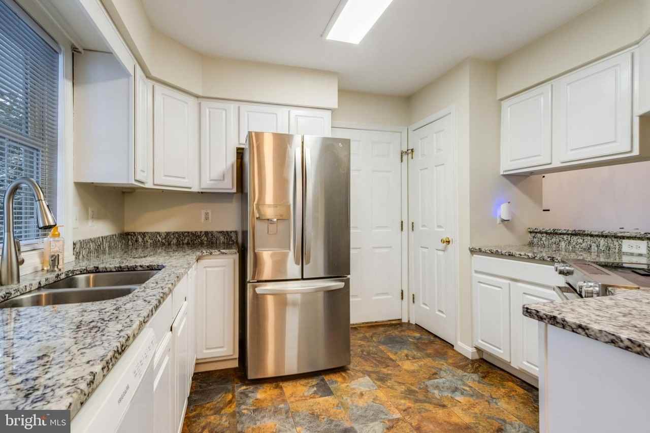 37487 Burton Ct - Photo 5 of 30