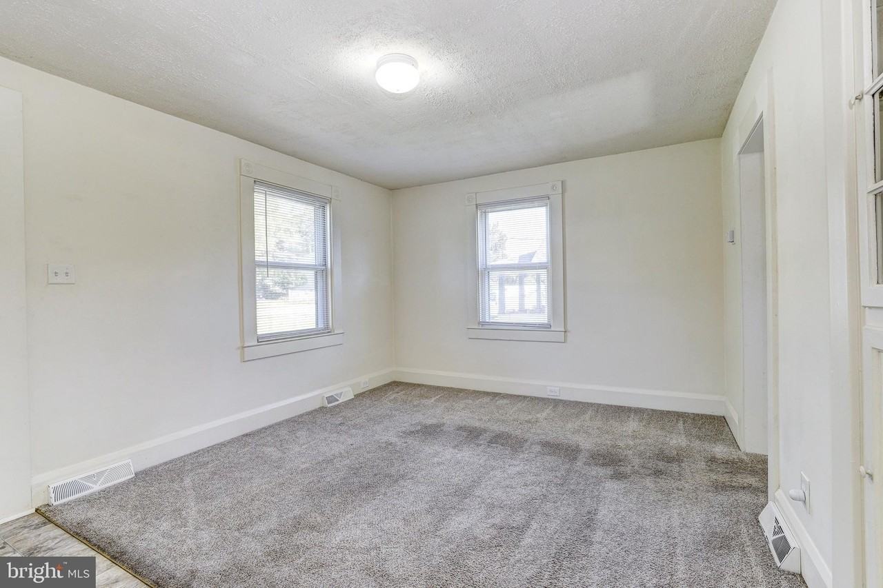 15 Ritters Ln - Photo 7 of 30