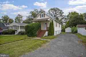 featured image of 8807 Fearne Ave