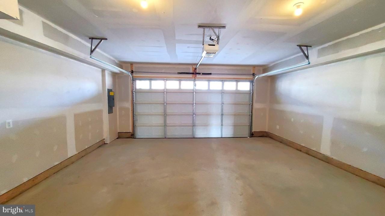 5829 Jefferson Technology Blvd - Photo 6 of 50