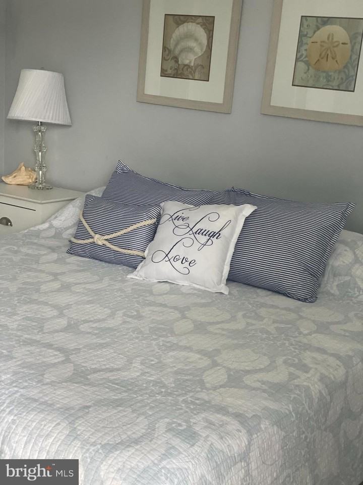 225 26th St Unit 16 #16 - Photo 4 of 12