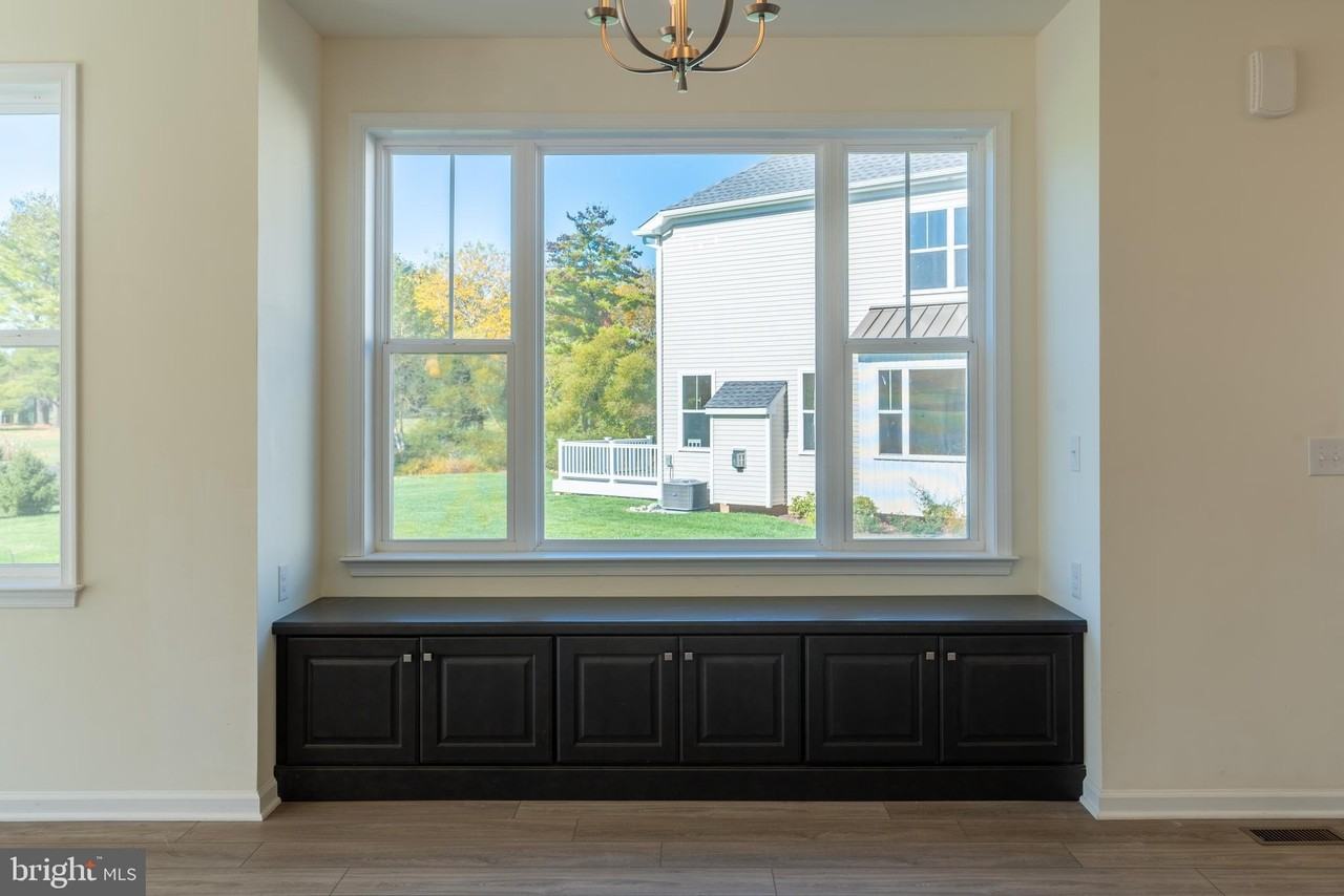 48 Parry Way - Photo 6 of 31