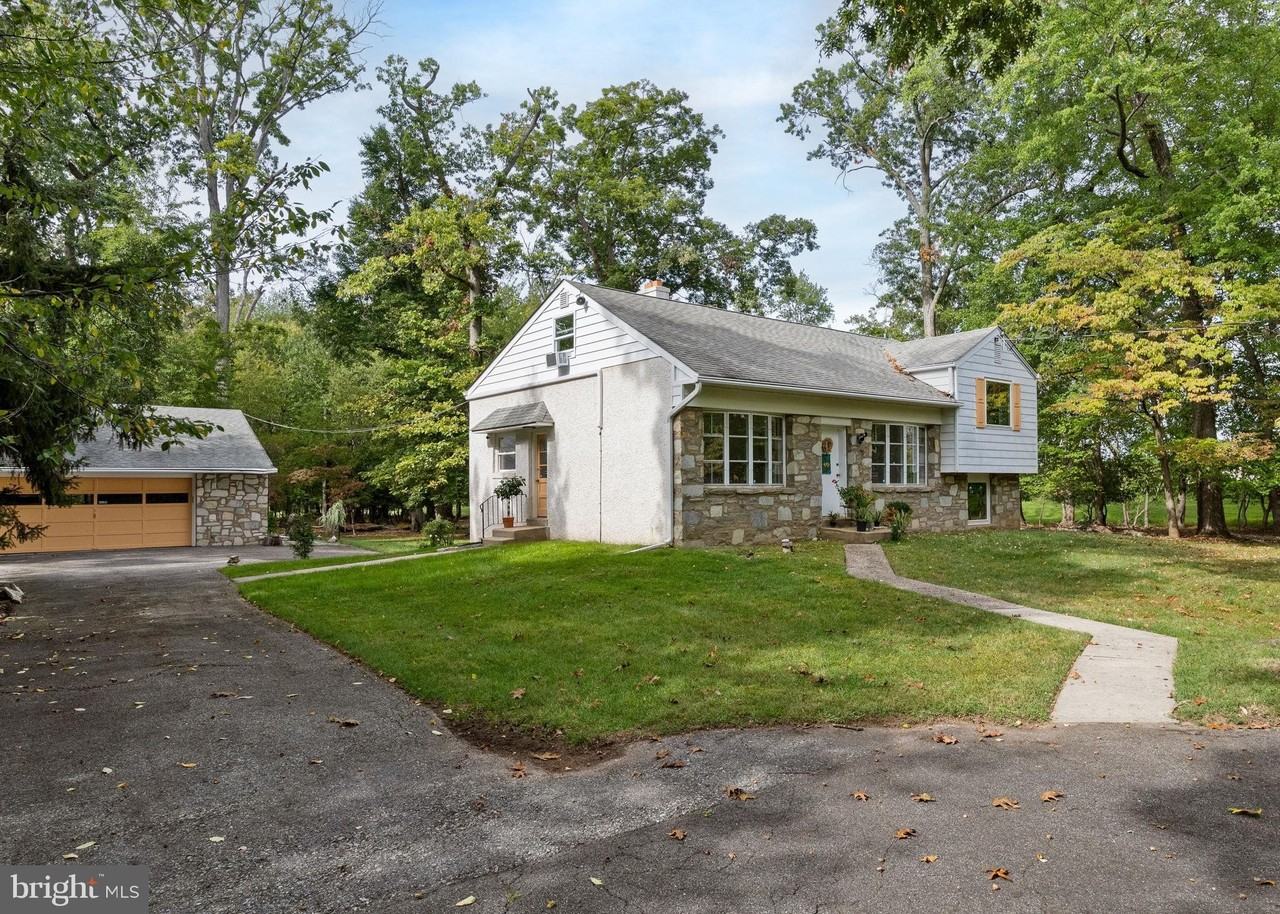 601 Cathcart Rd - Photo 3 of 38