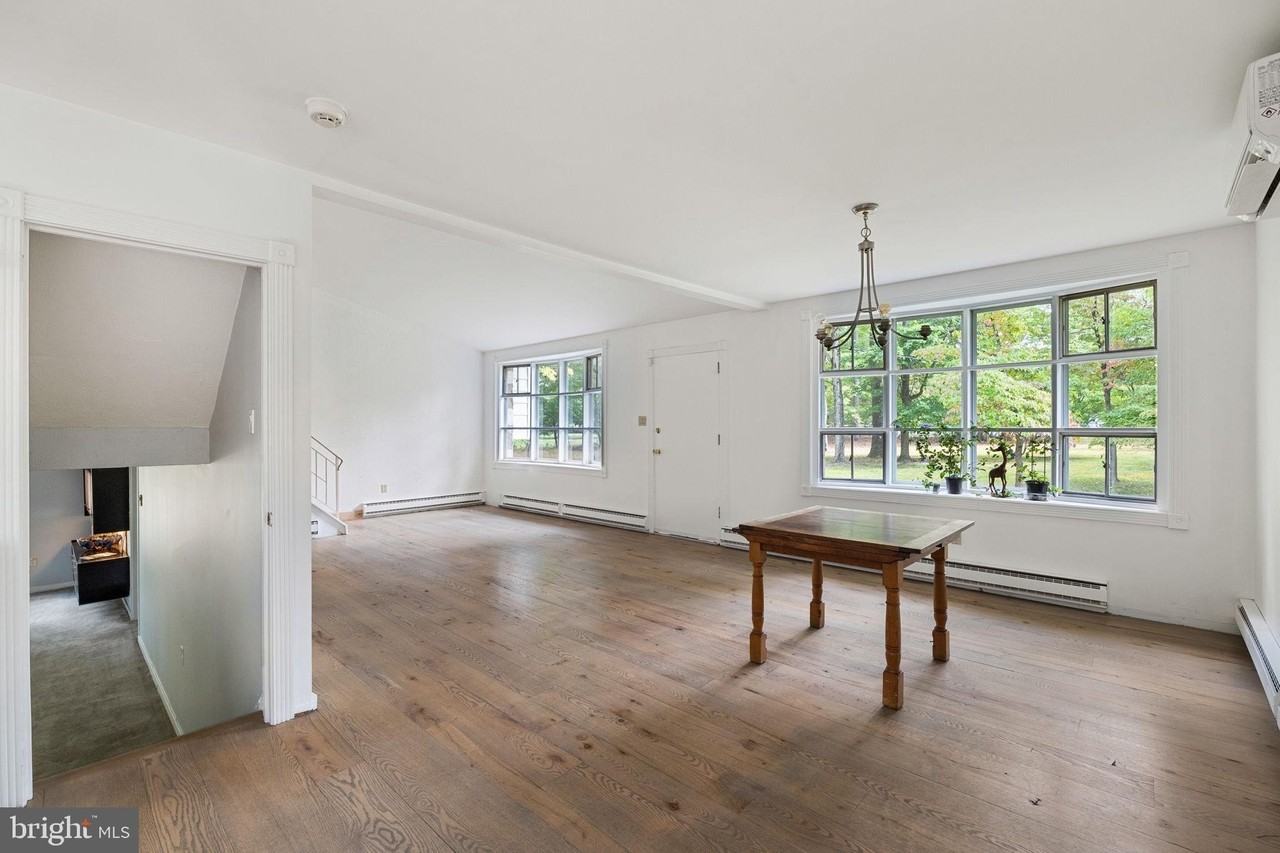 601 Cathcart Rd - Photo 7 of 38