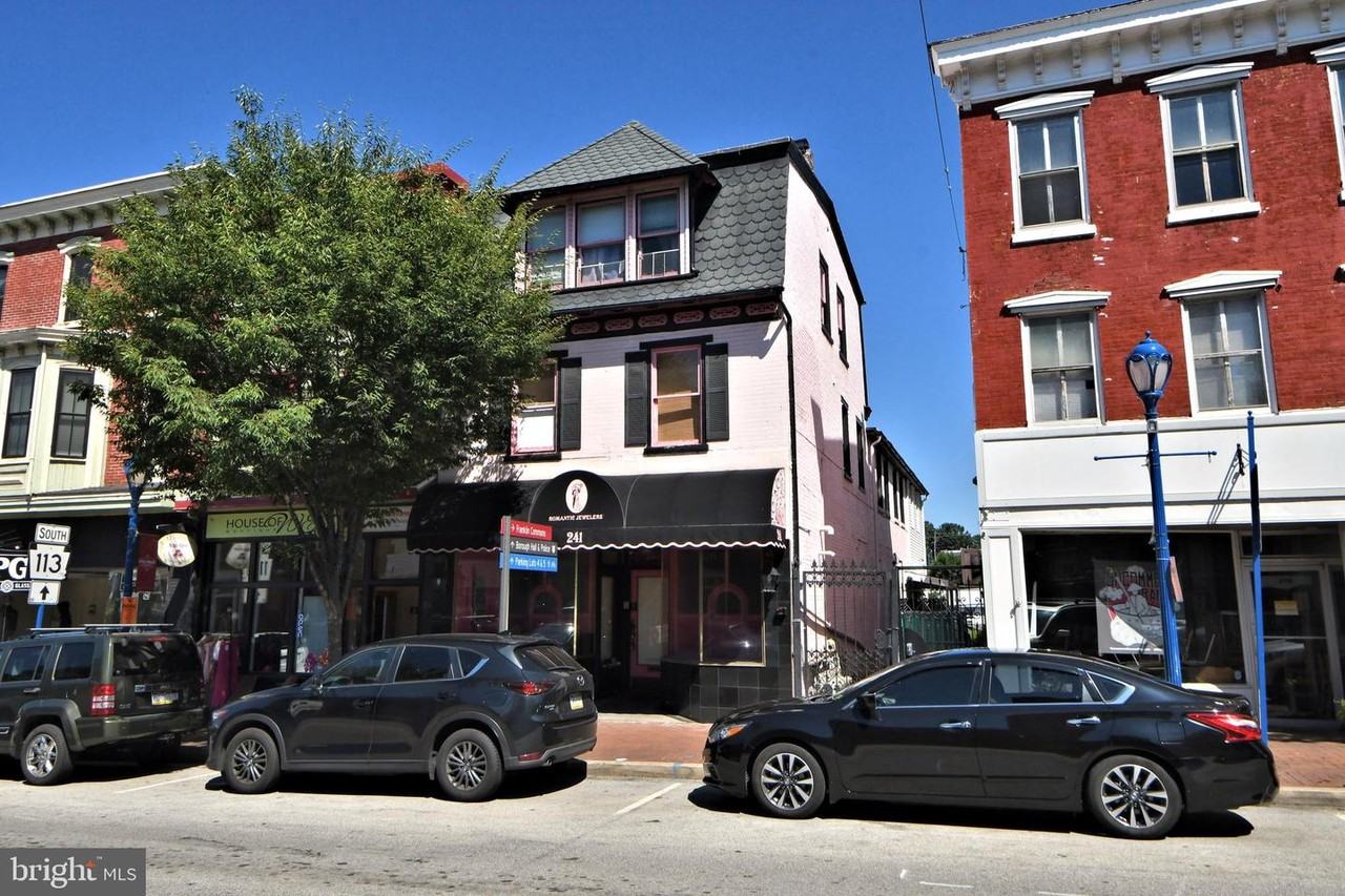 241 Bridge Street - Photo 2 of 28