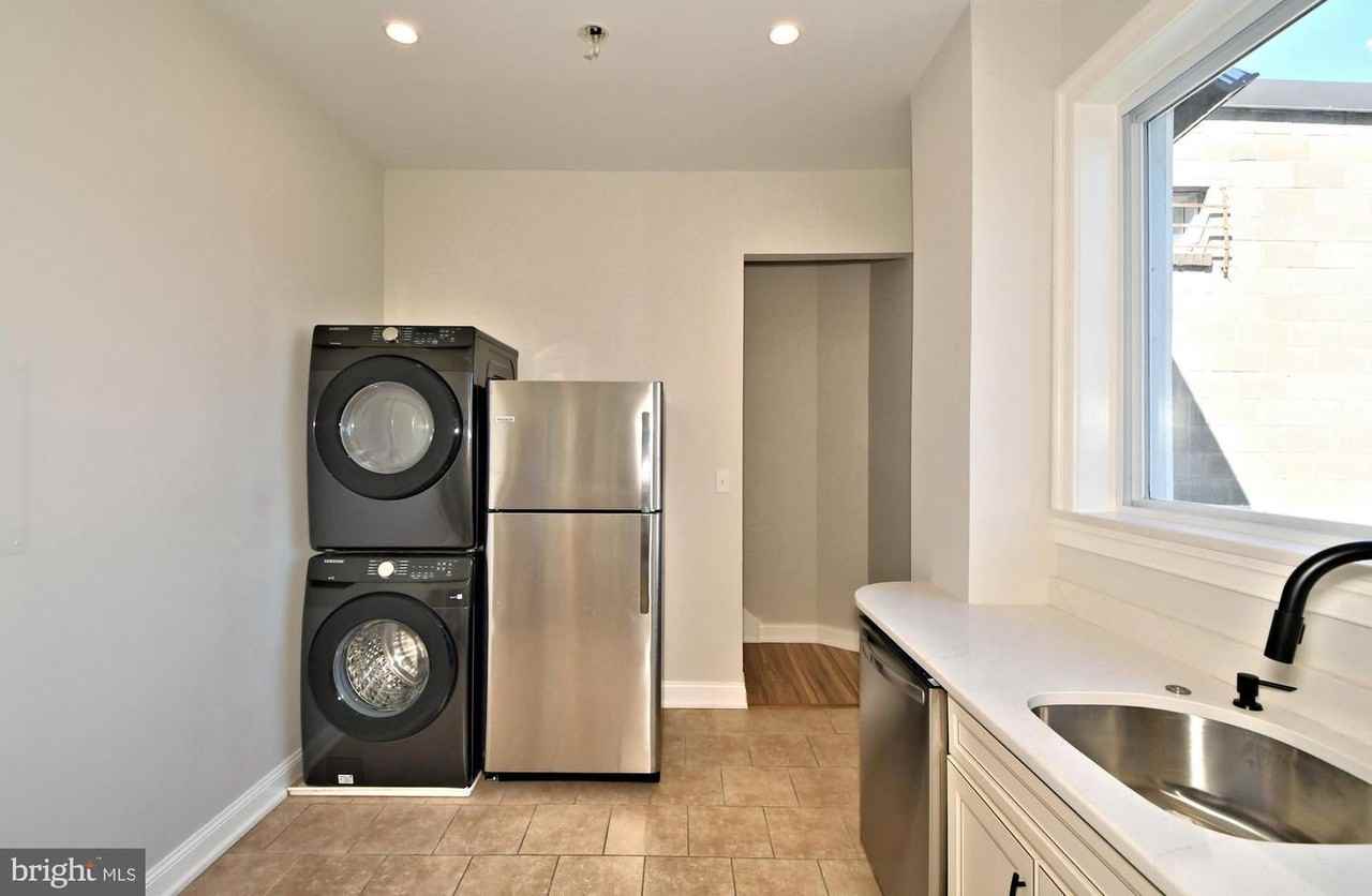 241 Bridge Street - Photo 7 of 28