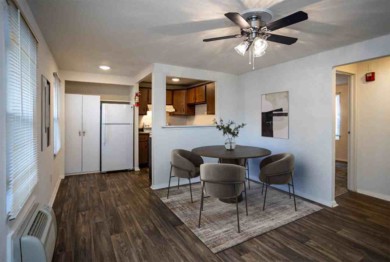 Windsor Court Apartments - Photo 5 of 23