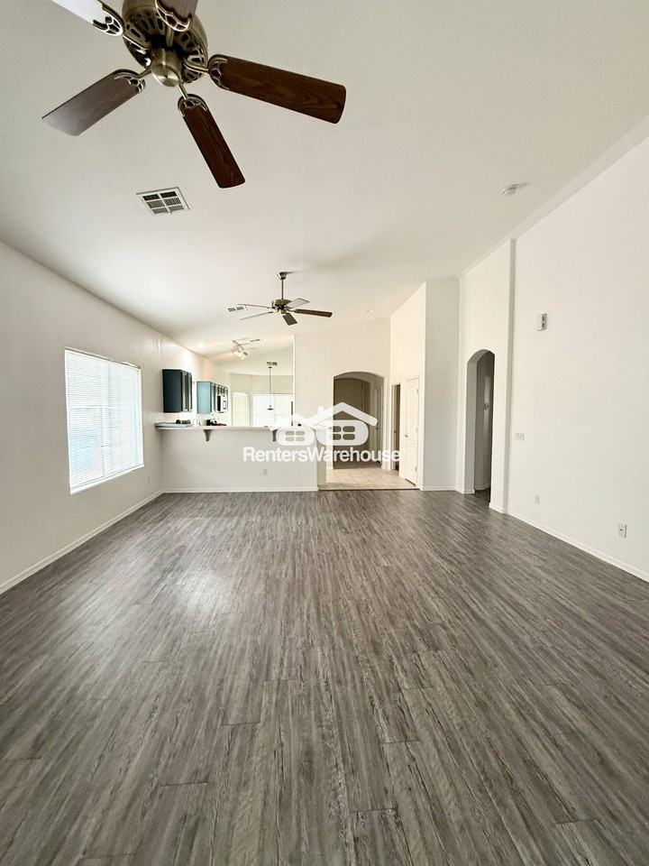 18526 N 20th Pl - Photo 3 of 18