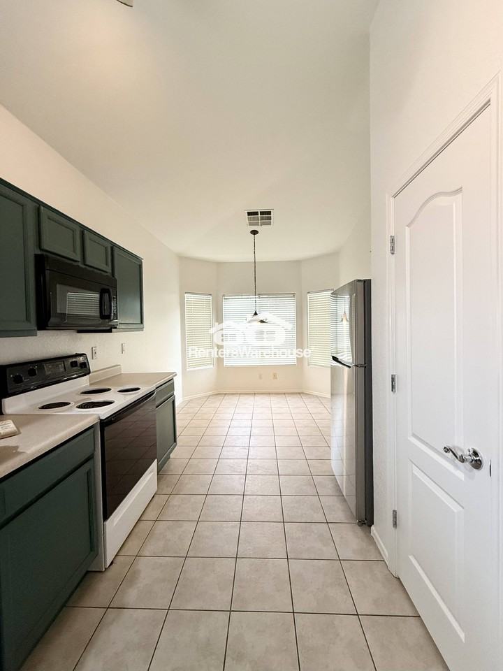 18526 N 20th Pl - Photo 5 of 18