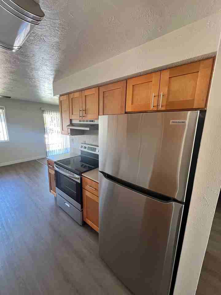 Laurel Park Apartments - Photo 5 of 21