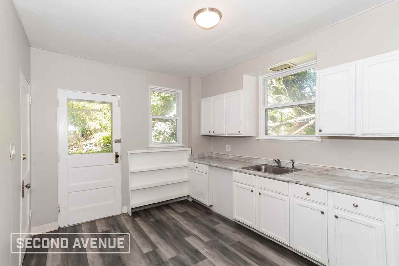 2632 Queen City Ave - Photo 3 of 27