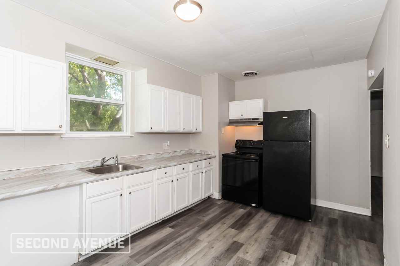 2632 Queen City Ave - Photo 4 of 27