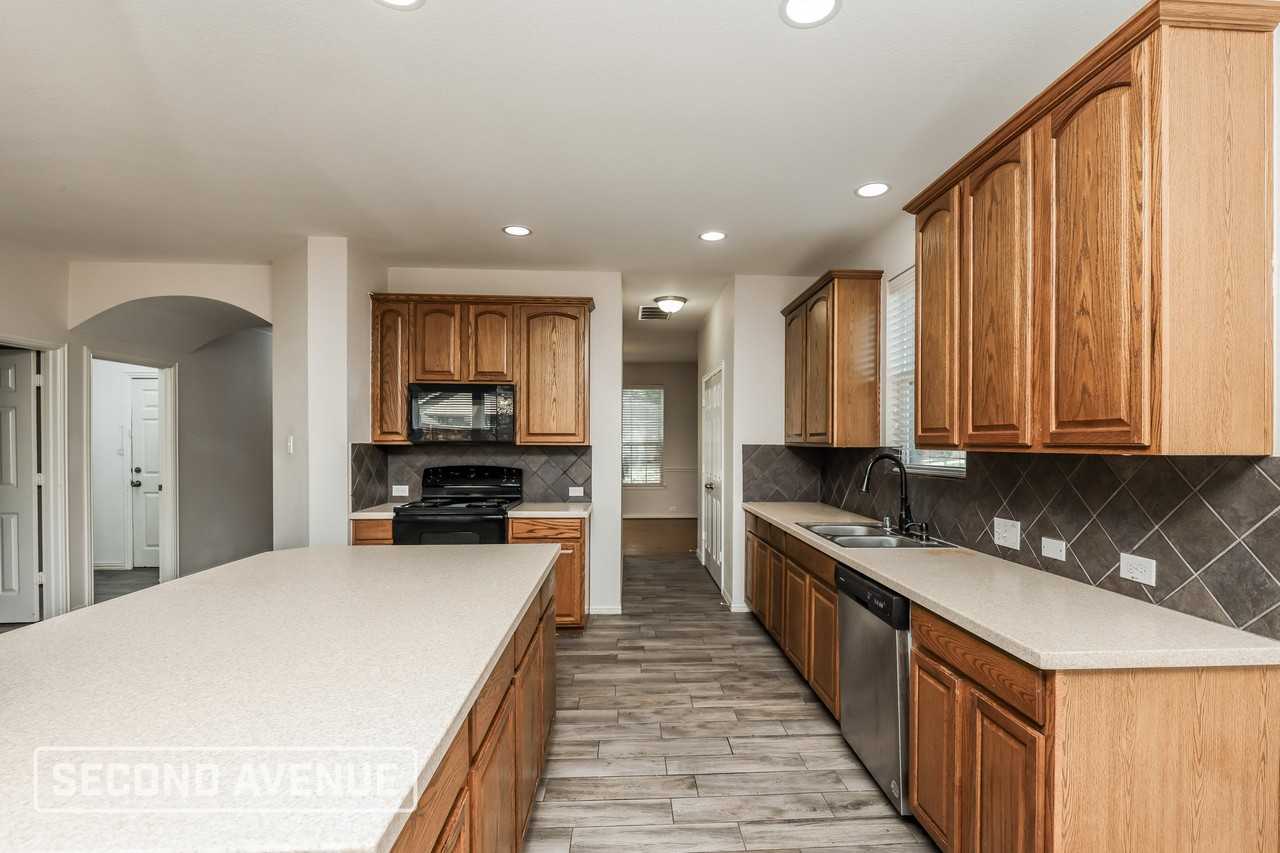 1201 Egret Ct - Photo 2 of 29