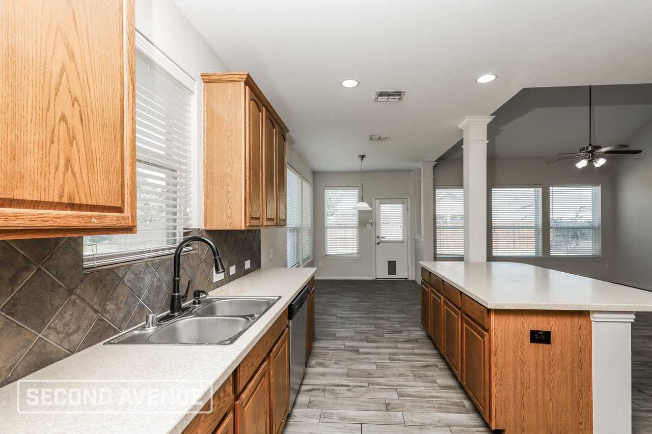 1201 Egret Ct - Photo 6 of 29