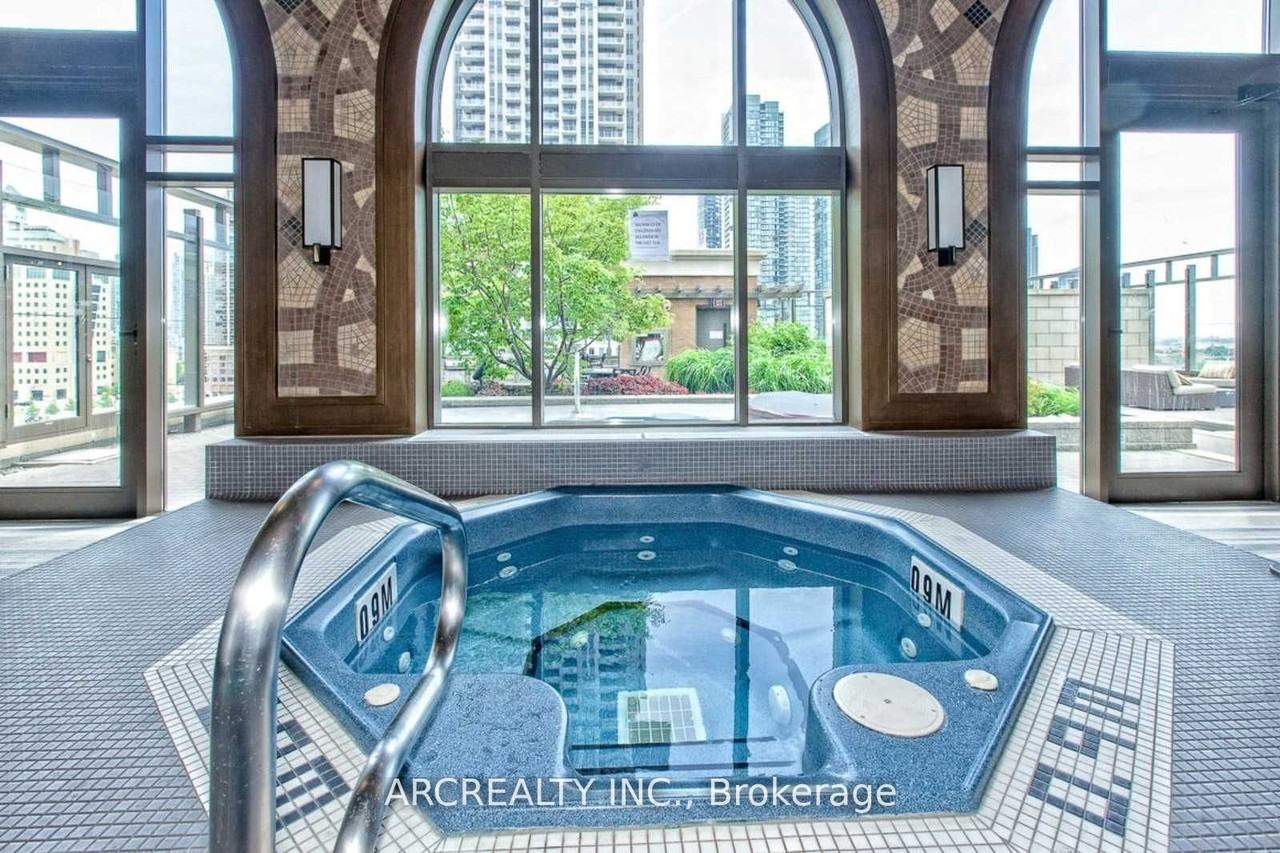 Chicago Condos [385 Prince Of Wales Dr Mississauga] - Photo 3 of 11