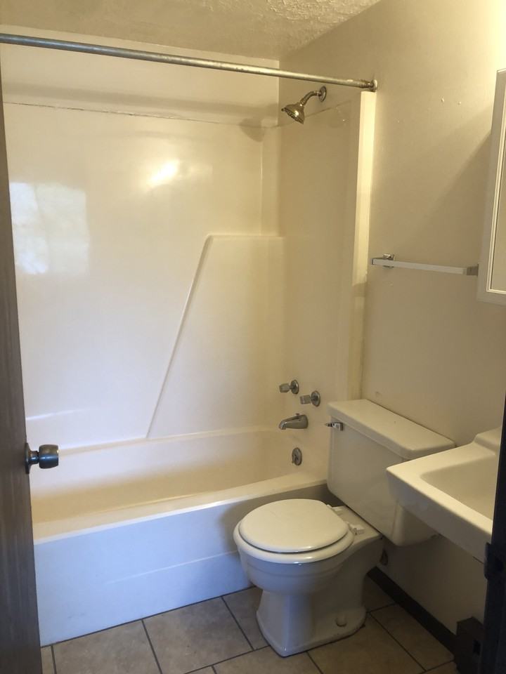 6200 Taywood Road #6200D - Photo 4 of 7