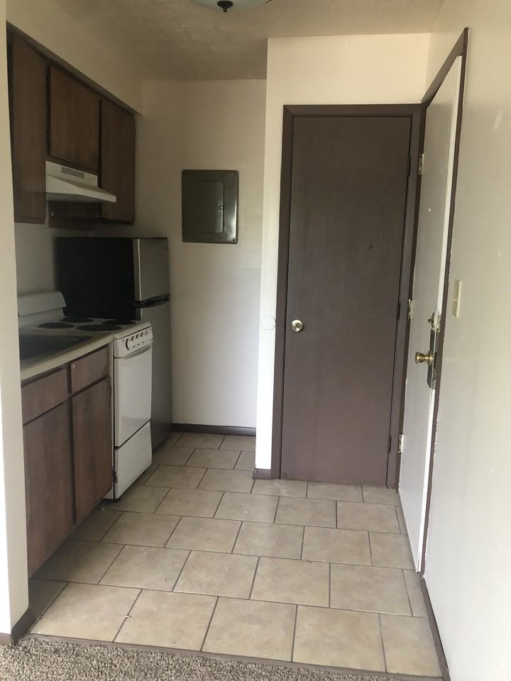 6200 Taywood Road #6200D - Photo 3 of 7