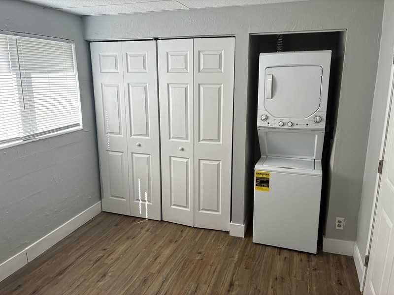 2146 Inwood Ter - Photo 7 of 9