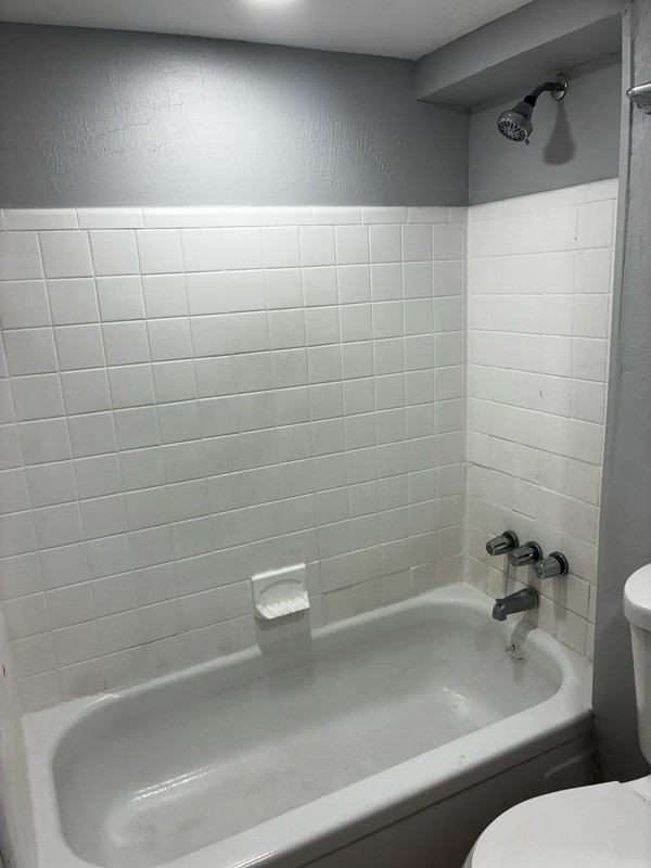 2146 Inwood Ter - Photo 5 of 9