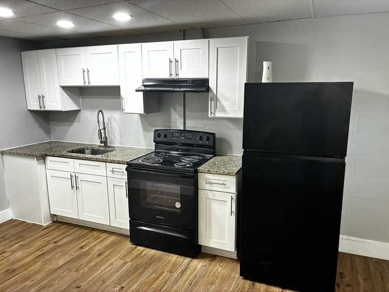 2146 Inwood Ter - Photo 3 of 9