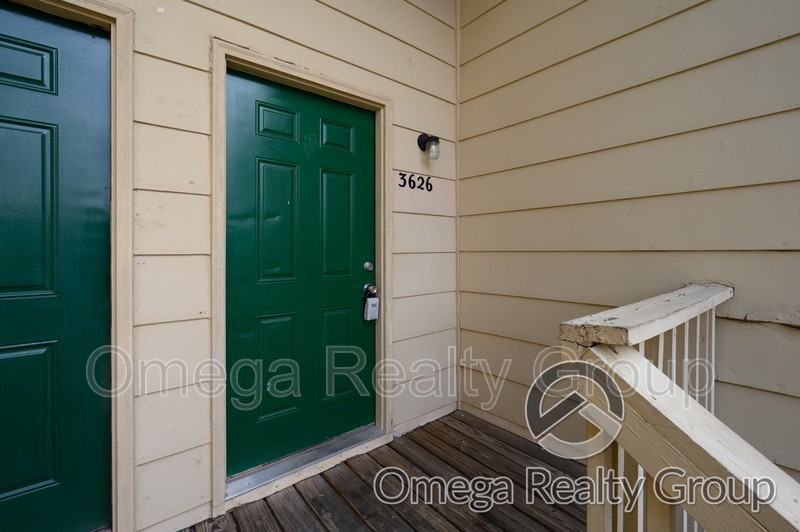 3626 Castle Ridge Rd - Photo 5 of 32