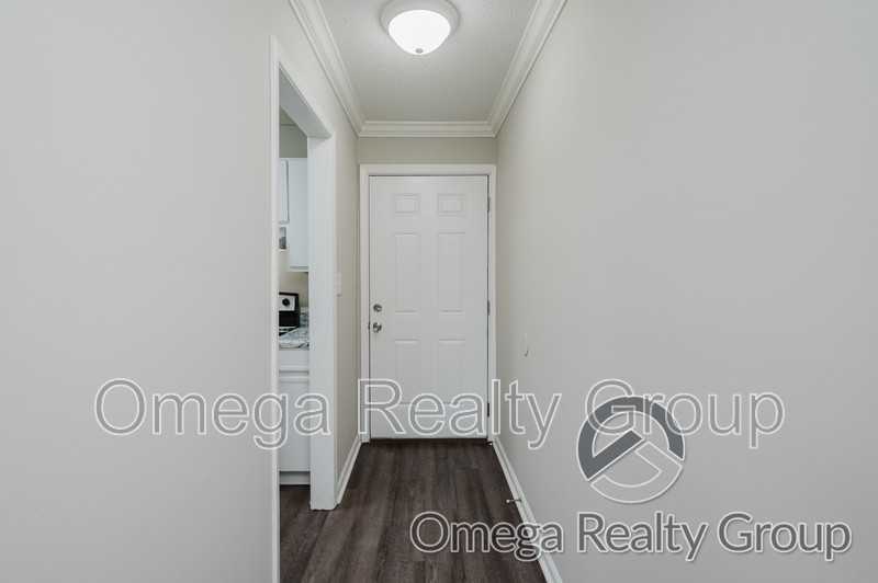 3626 Castle Ridge Rd - Photo 6 of 32