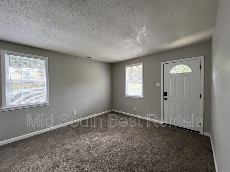 2757 Lola Ave - Photo 3 of 12