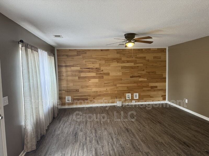 66 Sand Oak Ct - Photo 2 of 18