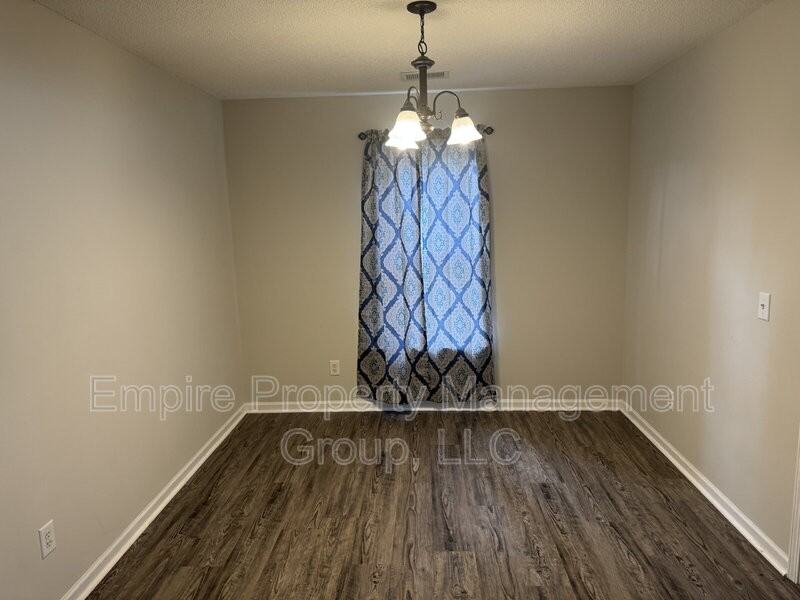 66 Sand Oak Ct - Photo 4 of 18