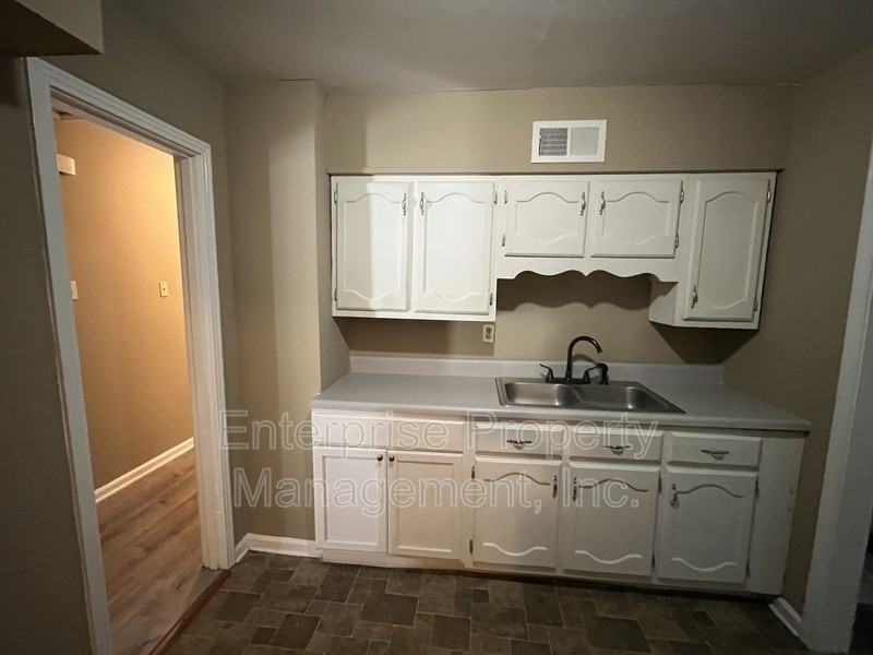 3531 Gowan Dr - Photo 6 of 14