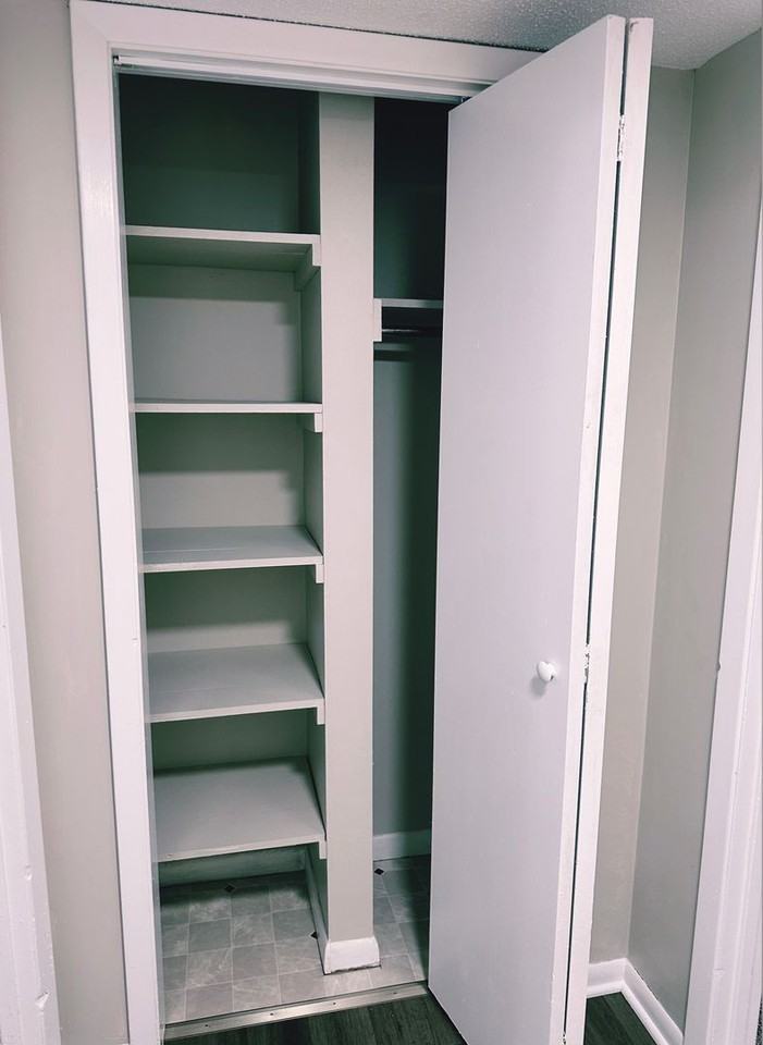 Eisenhower Apartments - Photo 7 of 7